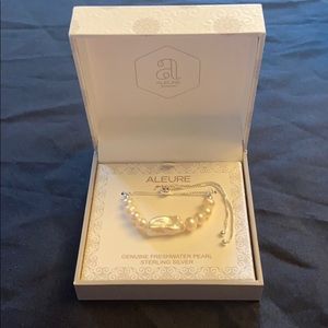 NWT Aleure Freshwater pearl necklace